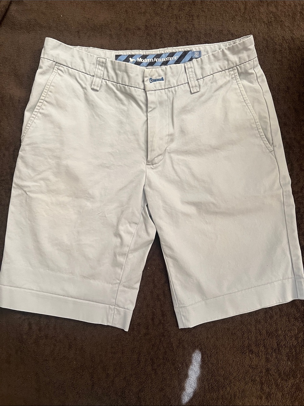 Modern Amusement Men's Light Gray Flat-Front Casual Shorts